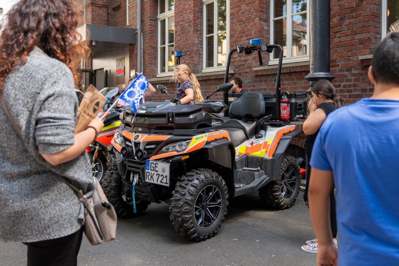 Das Kinderfest am Heimatmuseum Unser Fritz am Sonntag (2.7.2023) stand unter dem Motto "Keine Gewalt gegen Einsatzkräfte". Mit dabei waren unter anderem THW, DLRG, das DRK, Polizei, Feuerwehr sowie die Red und Blue Knights.