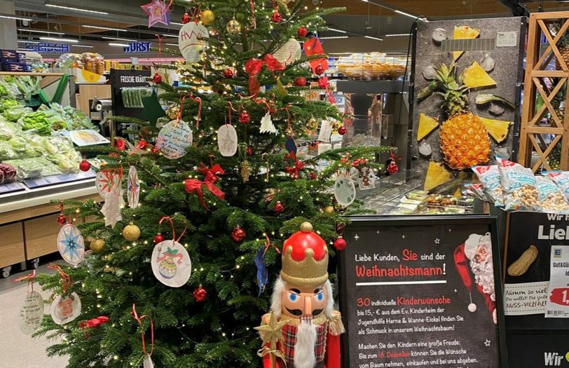 EDEKA Koch erfüllt Wünsche zu Weihnachten.