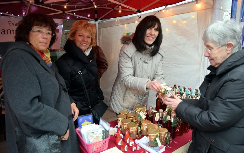 Am Stand des Evangelischen Johanneswerkes.