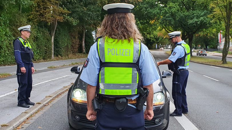 Gleichzeitig zur NRW-Auftaktveranstaltung Licht-Test führte die Polizei eine Kontrolle mit dem Schwerpunkt Licht durch.