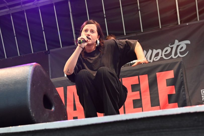 Auftritt der Künstlerin Marnele