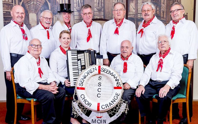 Maritimes Weihnachtskonzert in der Flora Marzina mit den Cranger Seemännern.