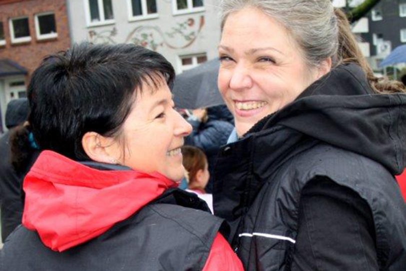 Antonie Brieske und Susanne Wormuth (re.) bei One Billion Rising.