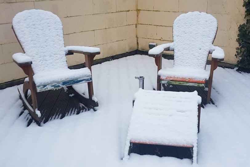 Starker Schneefall sorgt bei manchen für Freude, bei anderen für Arbeit: Denn es besteht eine Räum- und Streupflicht, die Eigentümer oder auch Mieter treffen kann.