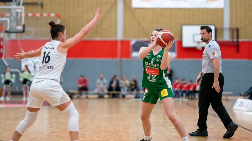 Die Basketball-Damen vom HTC gewinnen am Sonntag (6.11.2022) gegen die Rutronik Stars Keltern mit 73:71 nach Verlängerung.