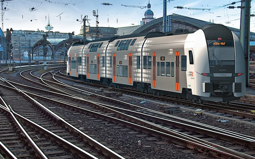 RRX als Animation im Kölner Hauptbahnhof.