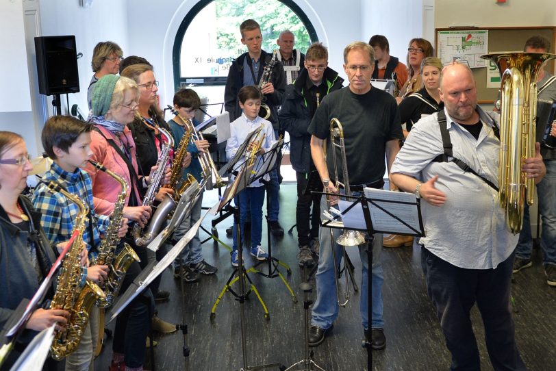 Eröffnung:Ort der Kulturen, musikalisch begleitet von der Musikschule.