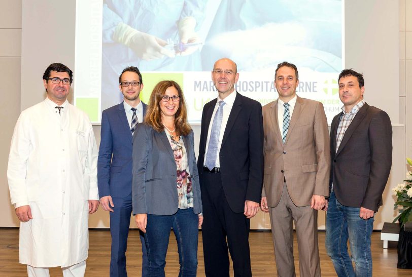 Prof. Dr. Jürgen Zieren (2.v.r.) informierte gemeinsam mit Experten der Chirurgischen Klinik sowie der Klinik für Frauenheilkunde und Geburtshilfe rund um das Thema Bauchfellkrebs.