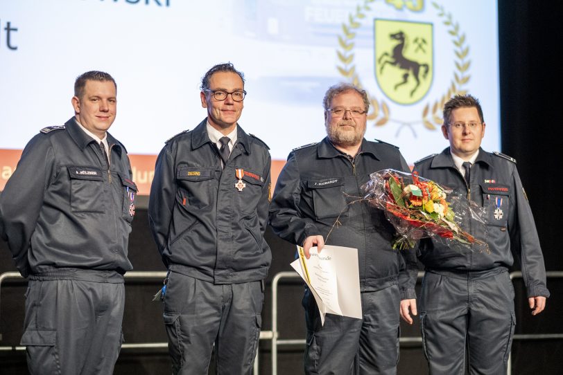 Im Bild (v-l): Brandoberinspektor Andreas Sülzner, Städtischer Branddirektor Marco Diesing, Brandoberinspektor Jörg Richardt und Brandinspektor Arne Begrich.