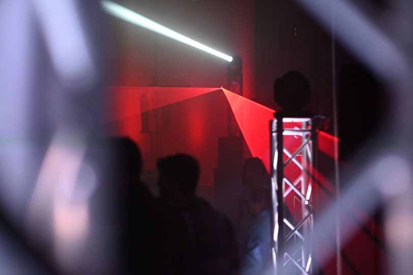 Licht und Laser bei der Night Club-Party in der St. Elisabeth-Kirche.