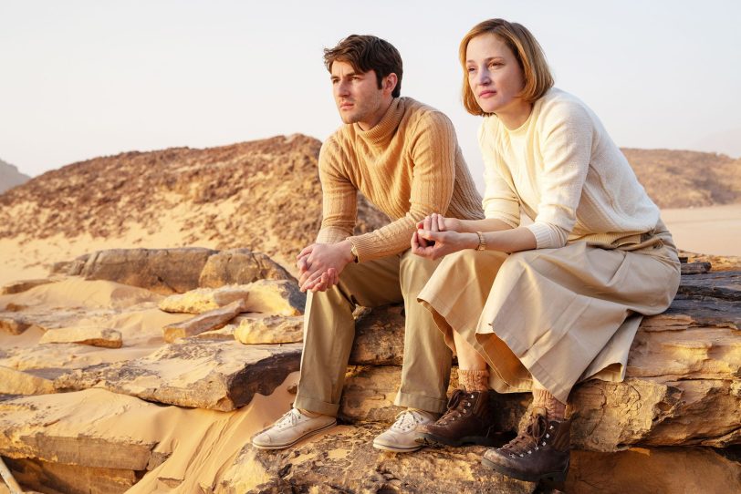Adolf Opel (Tobias Resch) lädt Ingeborg Bachmann (Vicky Krieps) Mitte der 1960er Jahre zu einer Reise nach Ägypten ein.