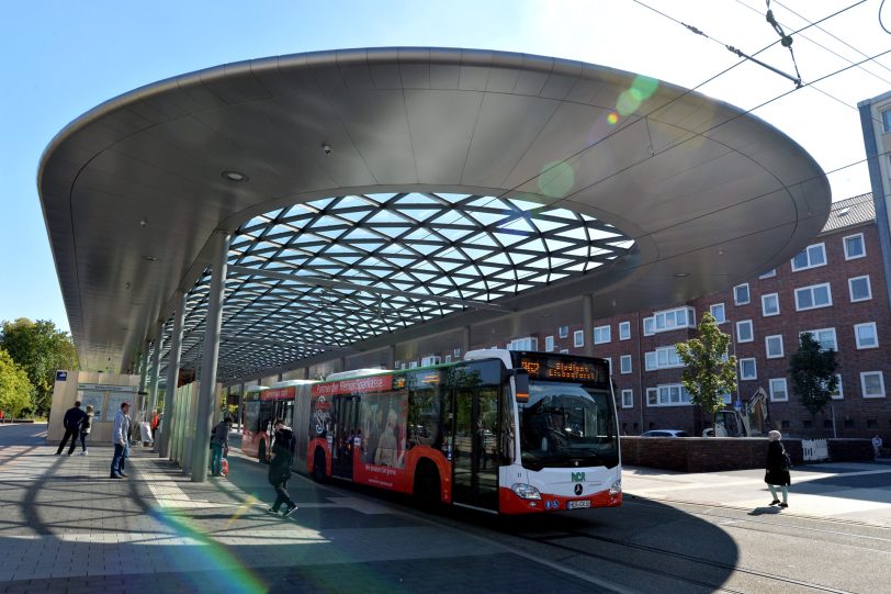 Der Busbahnhof am Buschmannshof.