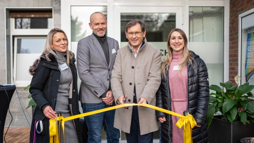 Bei der Eröffnung: (v.li.) Kristin Pfotenhauer, Frank Opitz, OB Frank Dudda und Kristin Kücükaycan.