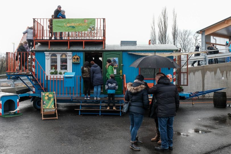 Der echte Löwenzahn-Bauwagen beim Erlebnistag bei der entsorgung herne.