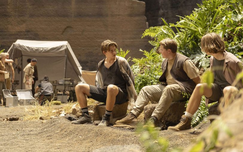 Peter Shaw (Nevio Wendt), Justus Jonas (Julius Weckauf) Bob Andrews (Levi Brandl) sind auf der „Toteninsel“ Makatao als „Die Drei ???“ aufgeflogen. Zum Glück können sie sich unentbehrlich machen.