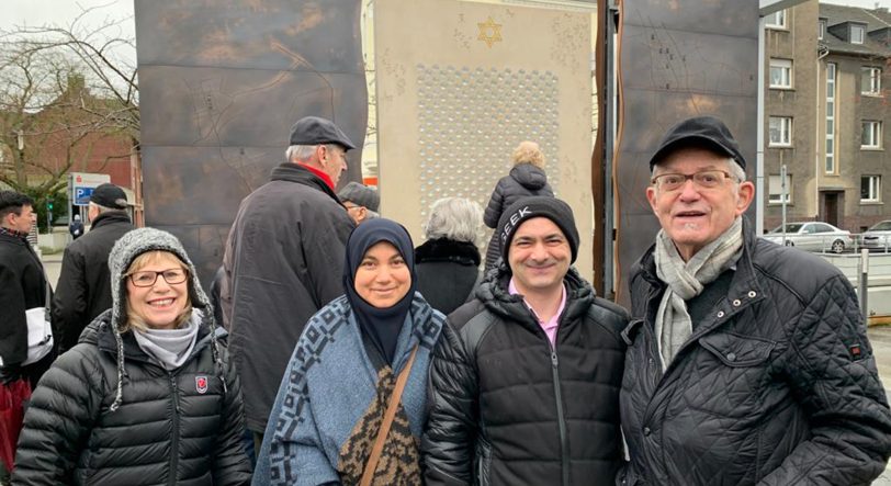 v.r. Aaron Naor, Vorbeter der jüdischen Gemeinde Bochum – Herne –Hattingen, Tuncay Nazik, Vorstandsmitglied der islamischen Gemeinde Herne- Röhlinghausen und die Ehefrauen.