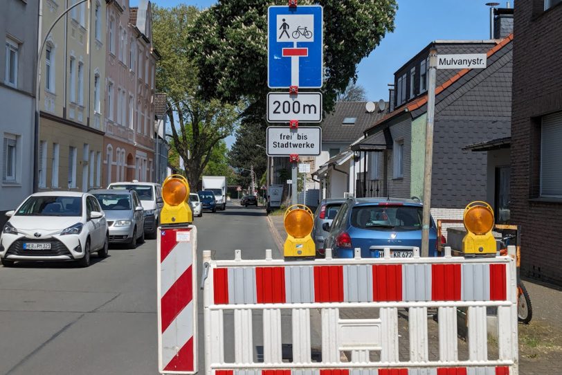 Der Grenzweg wird von der Stadtwerke-Zufahrt bis zur Von-der-Heydt-Straße in Richtung Stadtmitte zur Einbahnstraße.