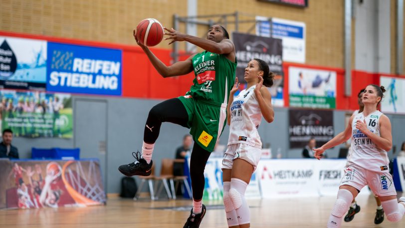 Die Basketball-Damen vom HTC gewinnen am Sonntag (6.11.2022) gegen die Rutronik Stars Keltern mit 73:71 nach Verlängerung.