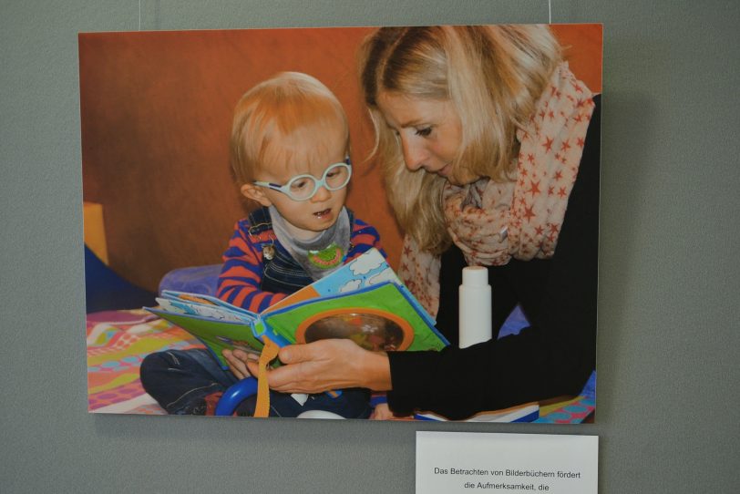 Eröffnung der Fotoausstellung der Frühförderung Herne in der Sparkasse am 29.4.2016.