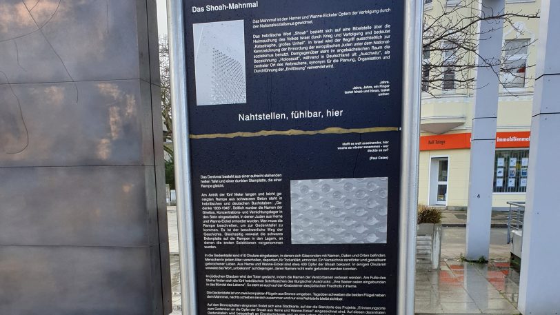 Mit dem Handy kann man den QR-Code scannen.