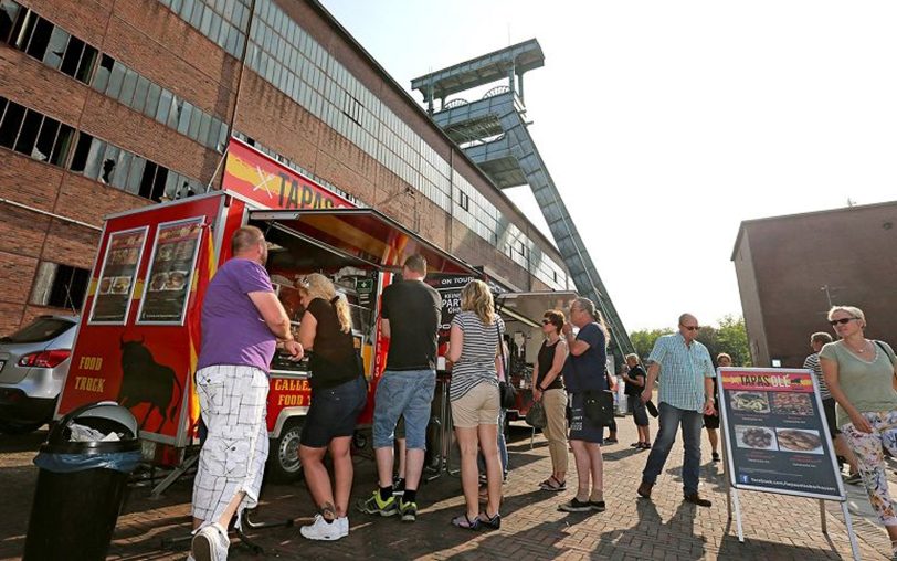 Über 20 verschiedene Food Trucks stehen vom 21. bis 23. Juli 2017 auf dem Gelände der Zeche Ewald, um authentisches Street Food aus der ganzen Welt zu präsentieren.