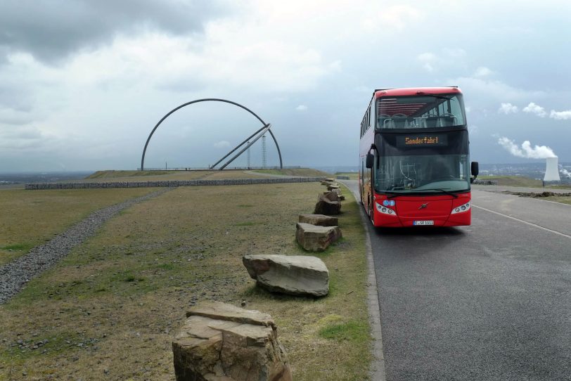 Cabriotbus auf der Halde Hoheward.