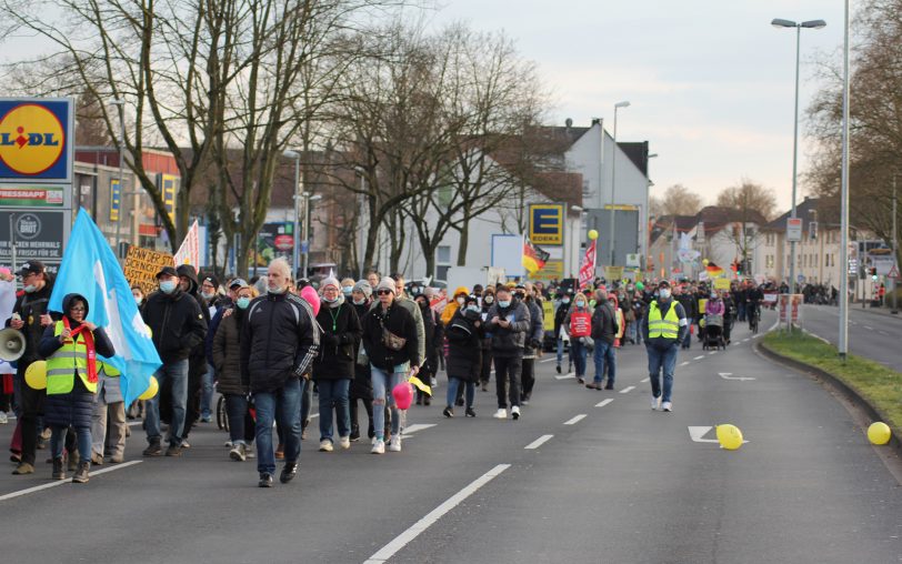 Demonstration von Impfgegnern in der Wanner Innenstadt und Gegendemo vom Bündnis Herne am Sonntag (6.3.2022).