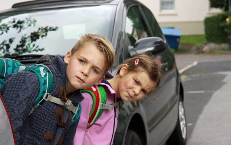 Achtung Eltern: Bitte übt den Schulweg mit euren Kindern.