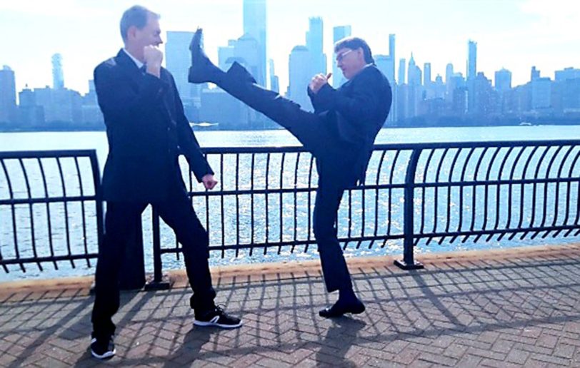 Roland Jensen (li.) mit dem Intercontinental Director Europe der HOF, Grandmaster Andreas Granzow.