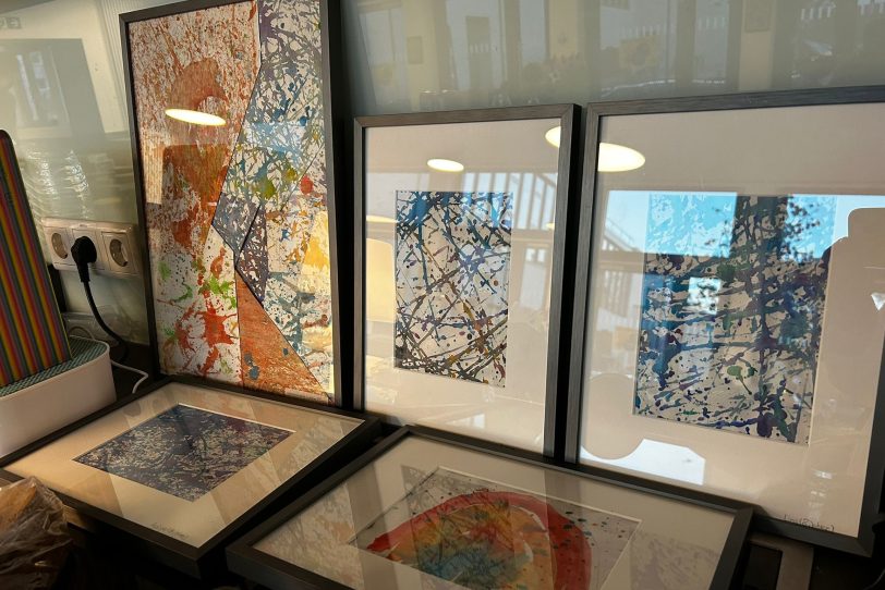 Es gibt eine Kunstausstellung im Stadtteilzentrum H2Ö.