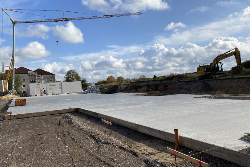 An der Castroper Straße entsteht eine neue AWO Kita für über 100 Kinder. Wenn alles gut geht, sollen die Arbeiten im August 2021 abgeschlossen sein.