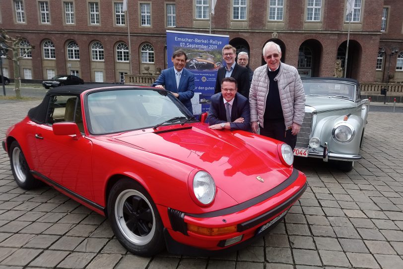 v.l. Oberbürgermeister Frank Dudda, Dirk Rogalla, Roderich Blome vom Lions-Club Herne-Emschertal, Dieter Borgmann (Teilnehmer), vorne Dirk Plötzke (Lions-Club Herne-Emschertal Präsident)