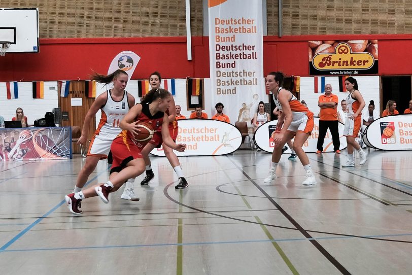 Das Basketball Länderspiel Deutschland Niederlande in der H2K-Arena.