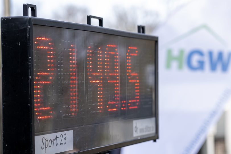 Der 43. Herner Silvesterlauf im Revierpark Gysenberg in Herne (NW), am Freitag (31.12.2021). Coronabedingt ohne Zuschauer und mit 2G.