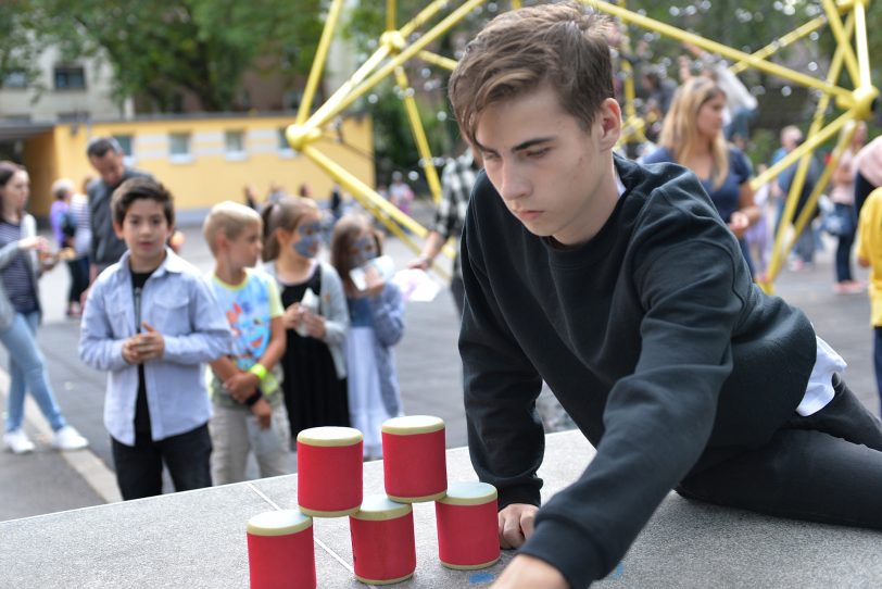 Dosenwerfen - Laurentius-Grundschule. (Archiv-Foto)