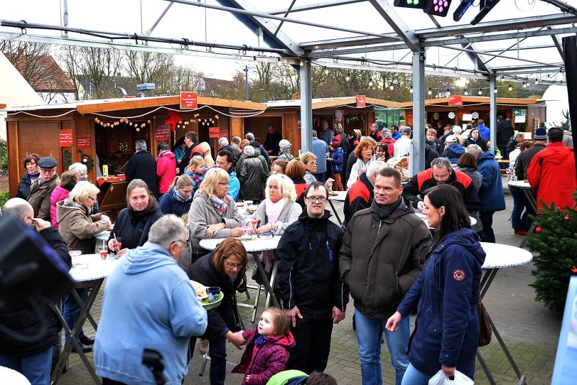 Weihnachtliches auf dem Markt der WfB.