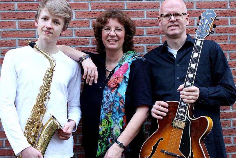 v.l.: Johannes Altemeier mit Mutter Bettina Szelag und Vater Heinrich Altemeier