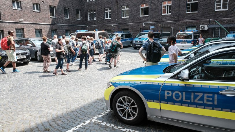 Projekt: Schüler lernen die Welt der Polizei kennen.