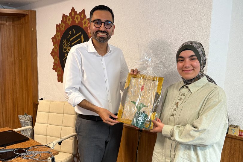 Prof. Dr. Karim Fereidooni (li) in der Islamischen Gemeinde Röhlinghausen.
