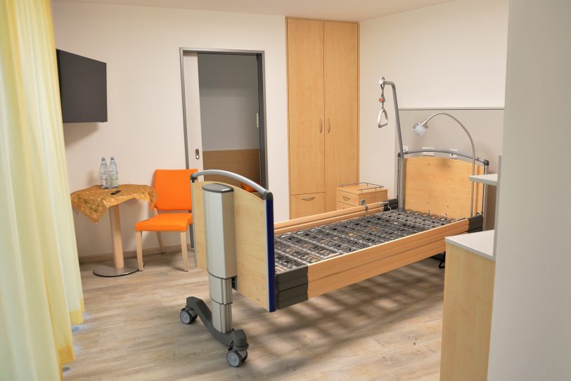 Eines der vier neue Zimmer im Lukas-Hospiz. Hier fehlt noch die Matratze und die Gemütlichkeit.