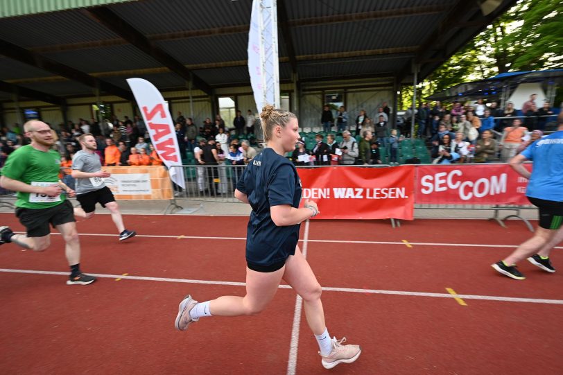 Die Läufer beim Zieleinlauf.