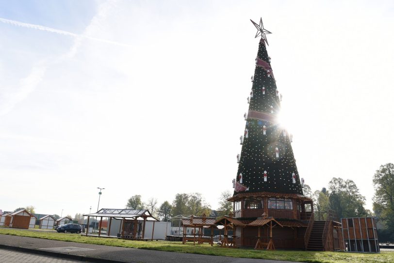 Aufbau des Cranger Weihnachtszauber - Rund drei Wochen vor Eröffnung