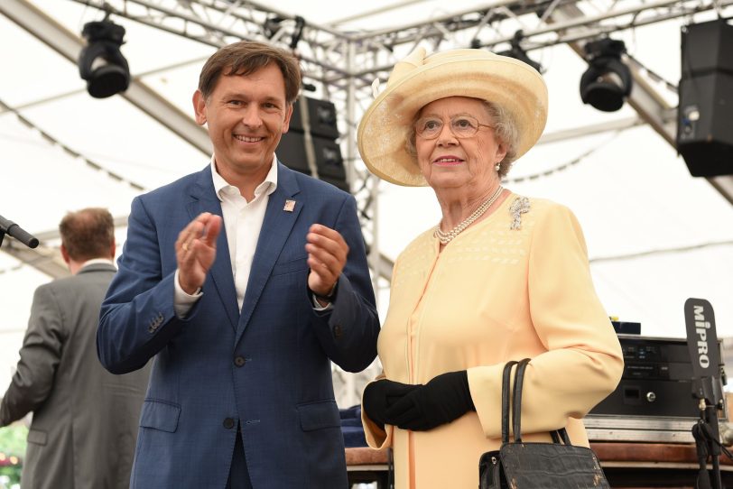 Frank Dudda mit Queen Double auf der 582. Cranger Kirmes. (Archiv)