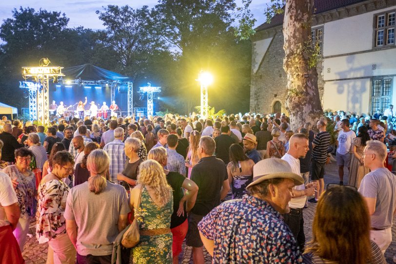 So voll wie zur Kubanische Nacht im Schlosshof Strünkede im Jahr 2019 dar es in diesem Jahr nicht werden.