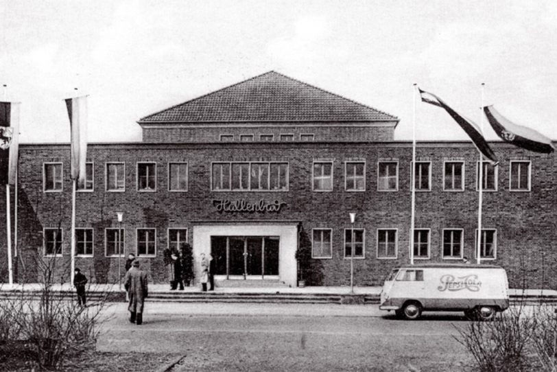 1954 eröffnet, das Hallenbad gegenüber dem ehemaligen sol- und Thermalbad.
