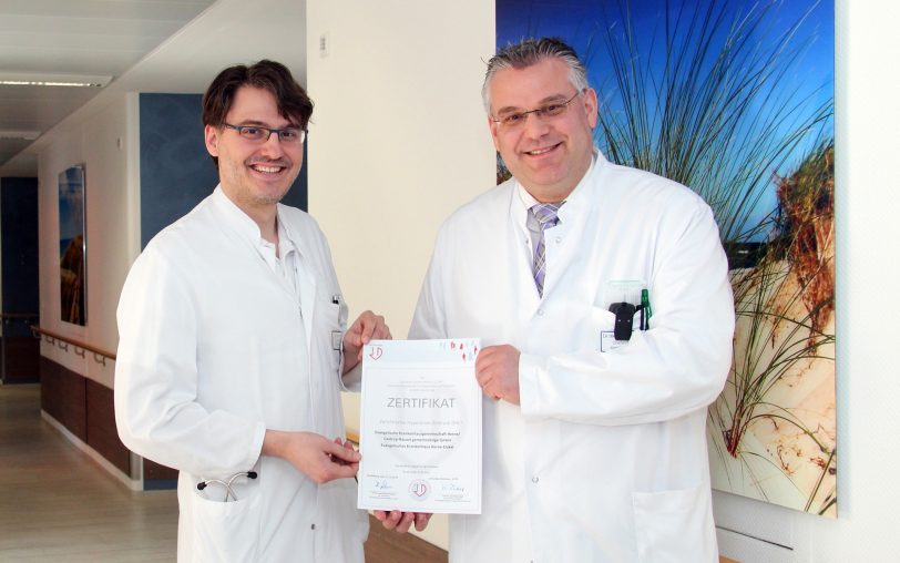 v.l. Dr. Norman Feldmann, Diabetologe und Oberarzt der Klinik für Innere Medizin, Chefarzt Dr. Ali Halboos.