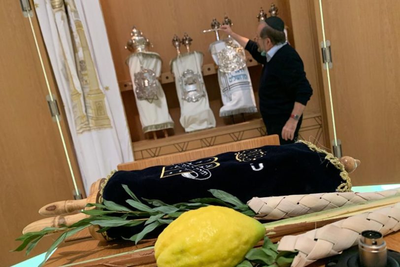 Synagoge der Jüdischen Gemeinde feiert das Laubblütenfest..