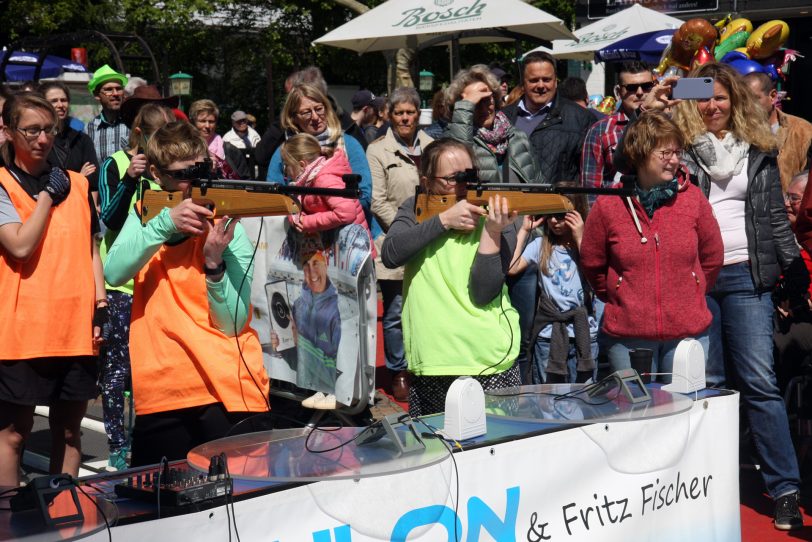 Bei der Biathlon-Tour.