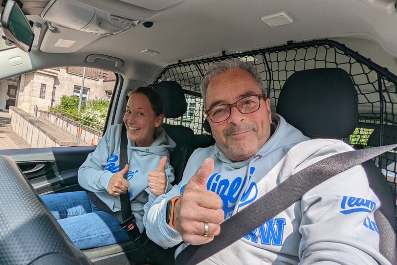 Die beiden Personalwerber der Polizei Bochum: PHK Nicole Schüttauf und PHK Thomas Kaster.