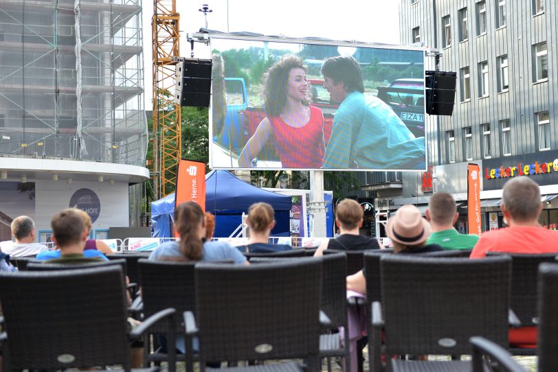 Bei der Erst-Auflage des Ruhrpottkinos auf dem Robert-Brauner-Platz.